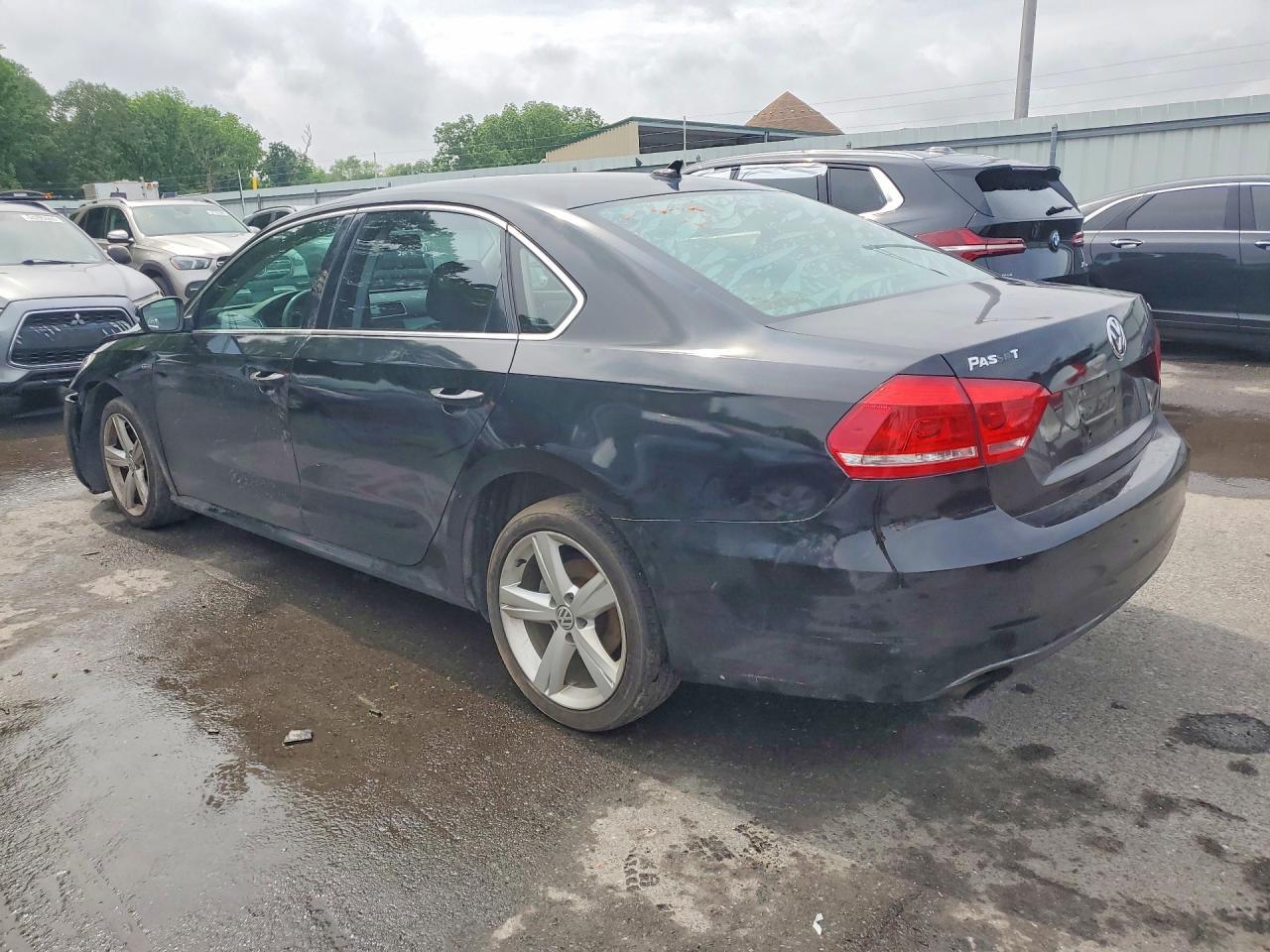 2015 VOLKSWAGEN Passat