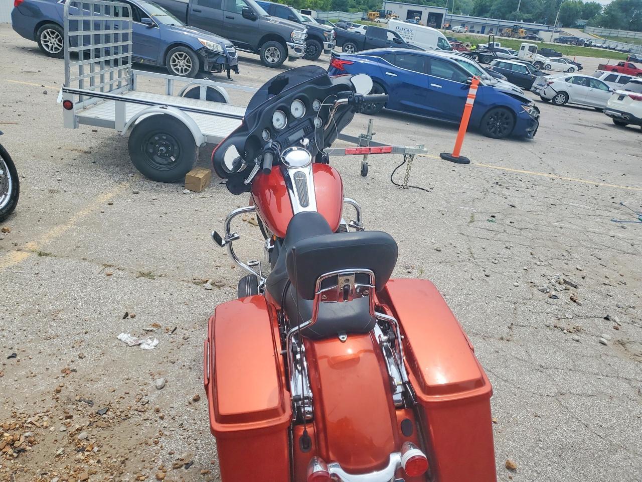 2011 HARLEY-DAVIDSON FLHX
