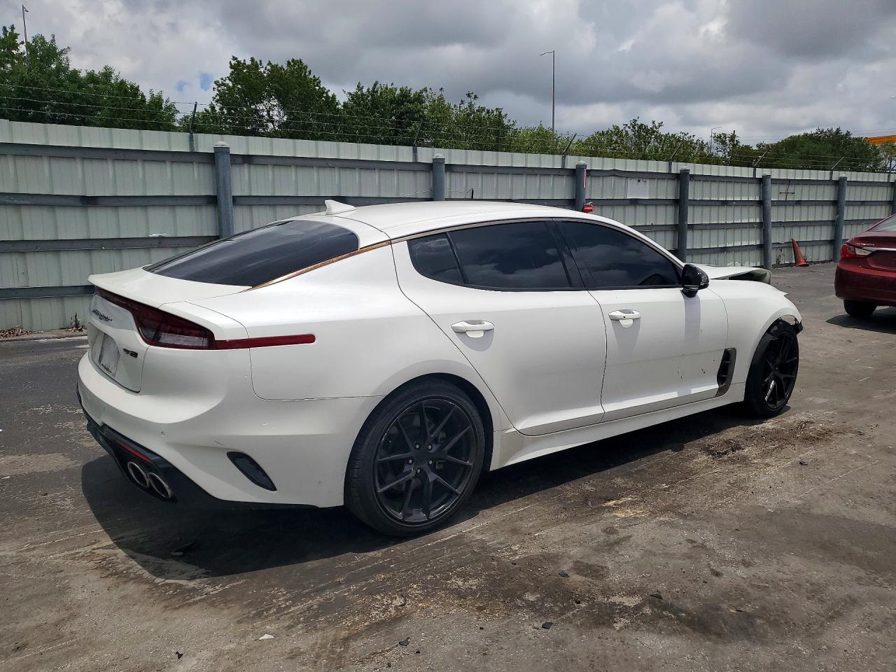 2022 KIA Stinger