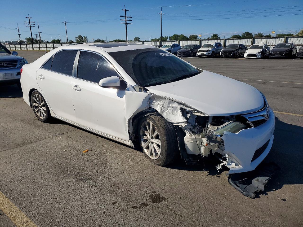 2014 TOYOTA CAMRY