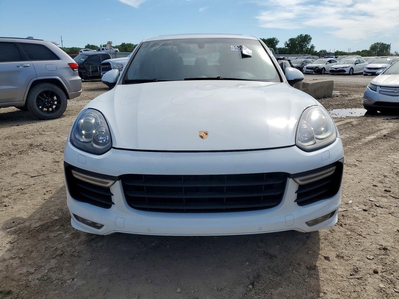 2017 PORSCHE CAYENNE