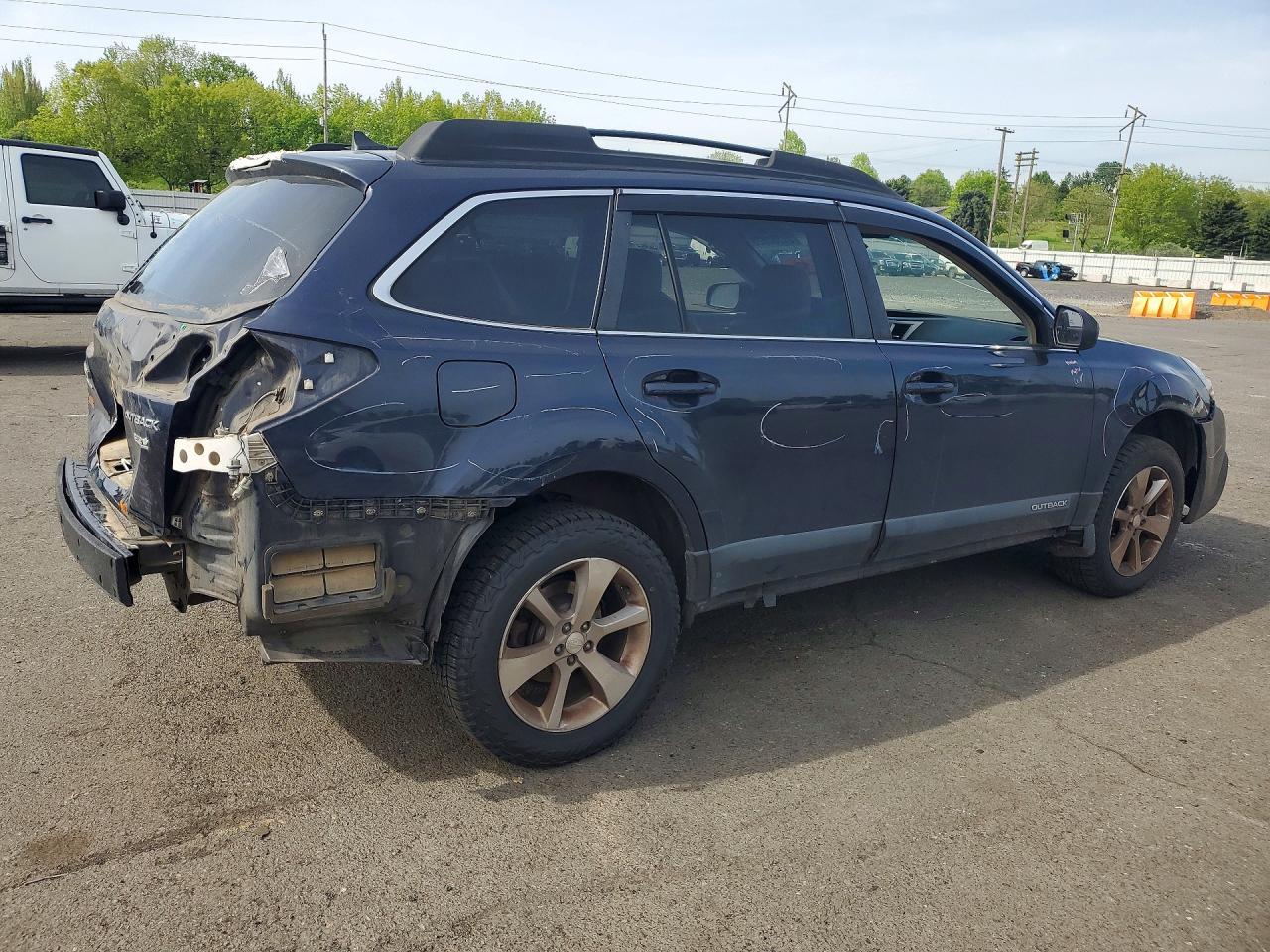 2013 SUBARU Outback
