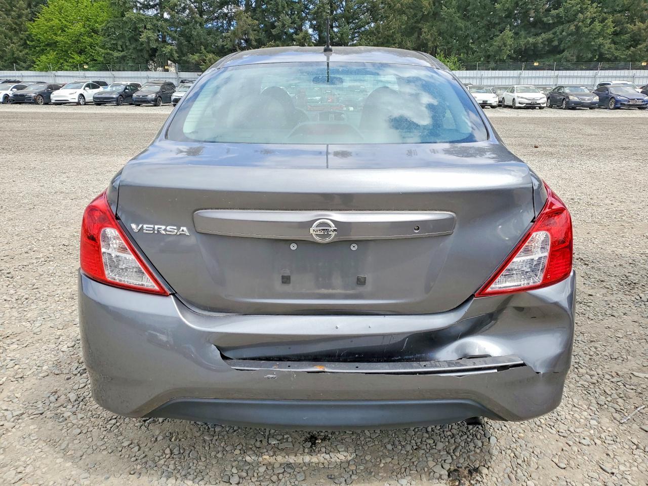 2016 NISSAN VERSA