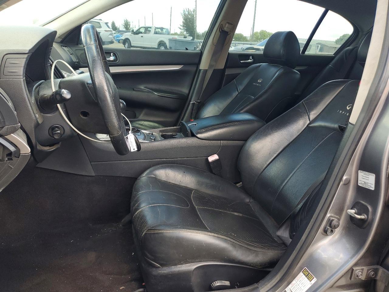 2012 INFINITI G37