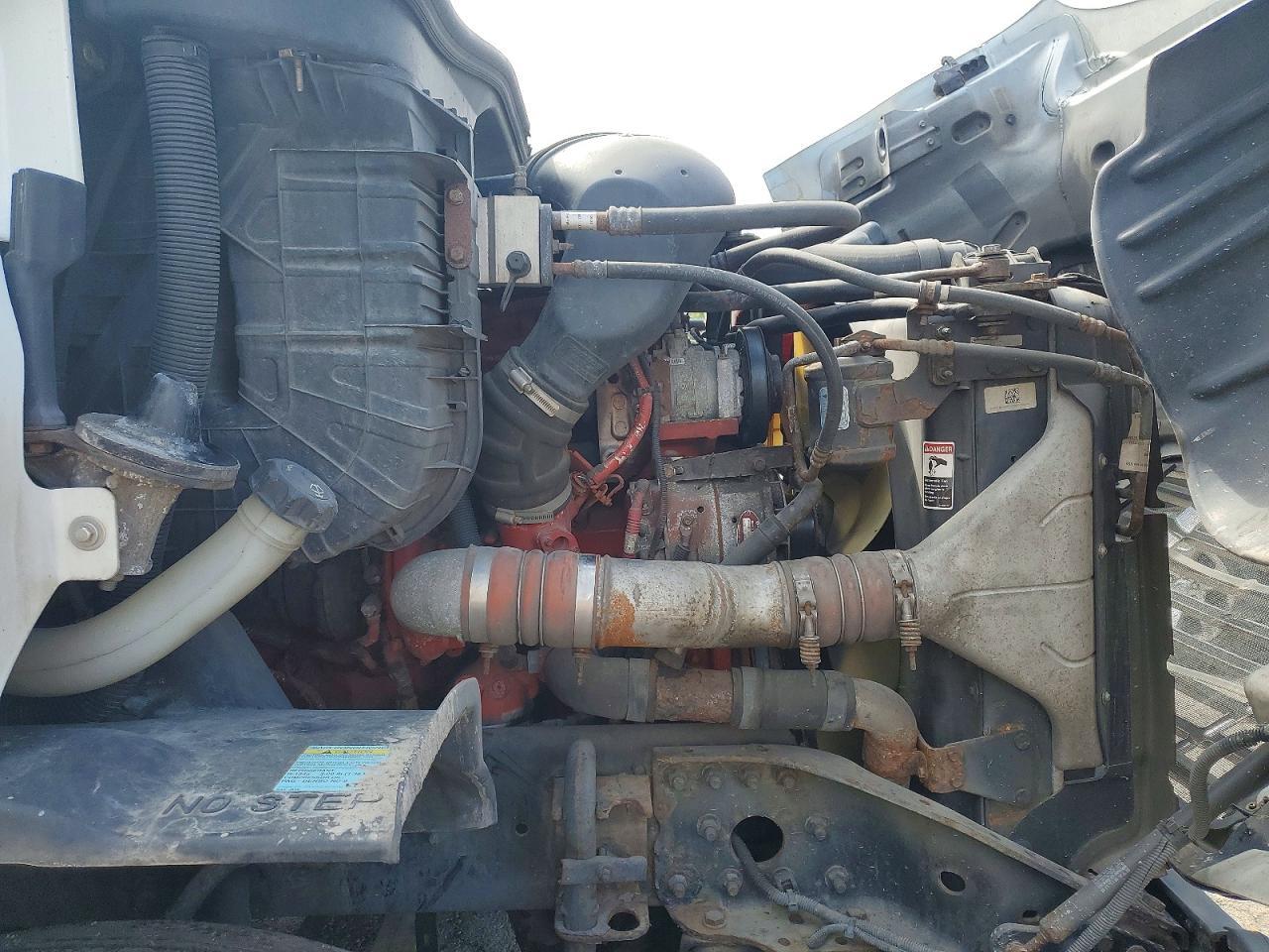 2018 FREIGHTLINER Cascadia 113