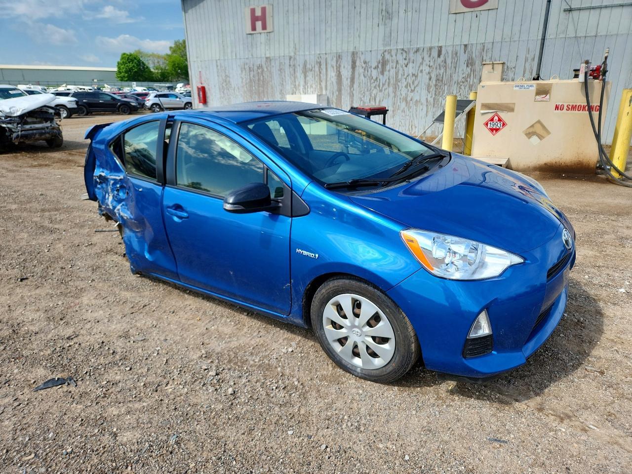 2013 TOYOTA Prius c
