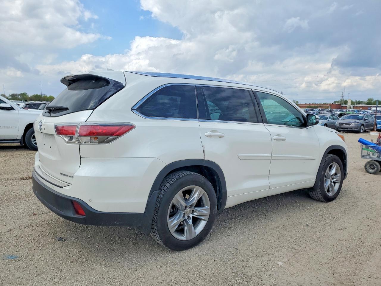 2015 TOYOTA HIGHLANDER