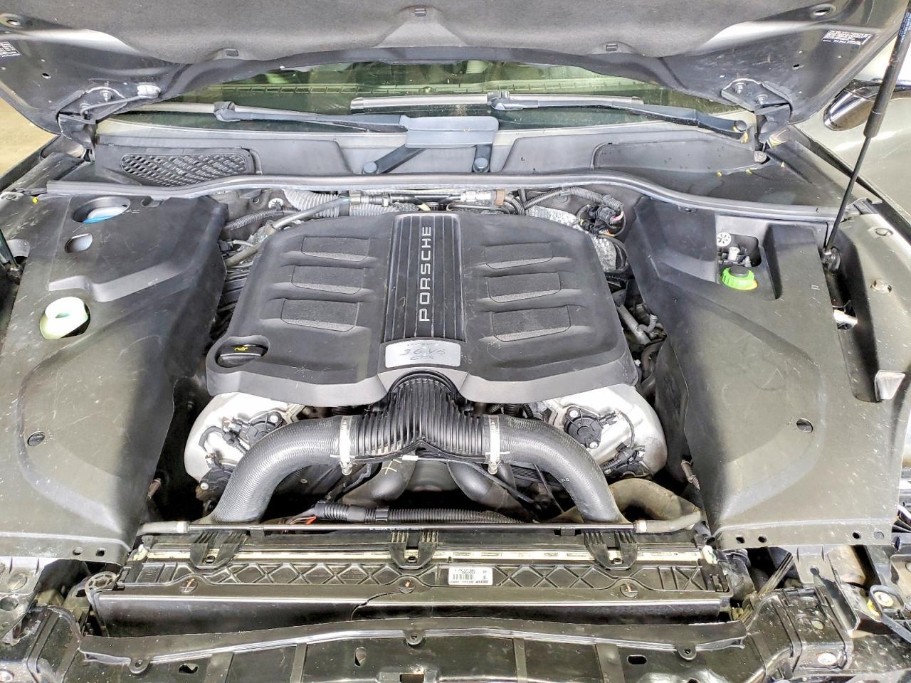 2018 PORSCHE CAYENNE