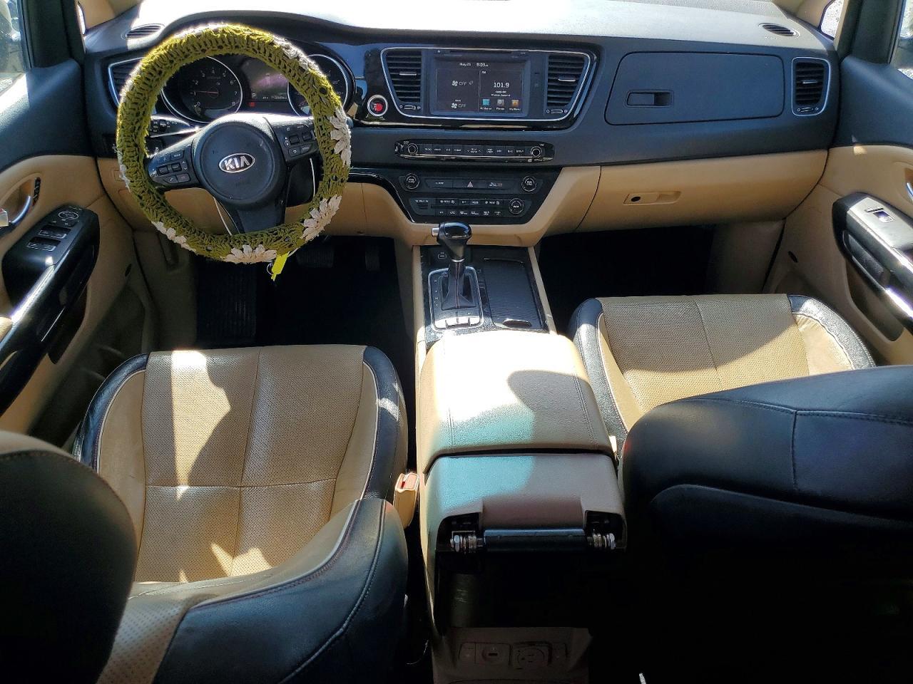 2015 KIA SEDONA