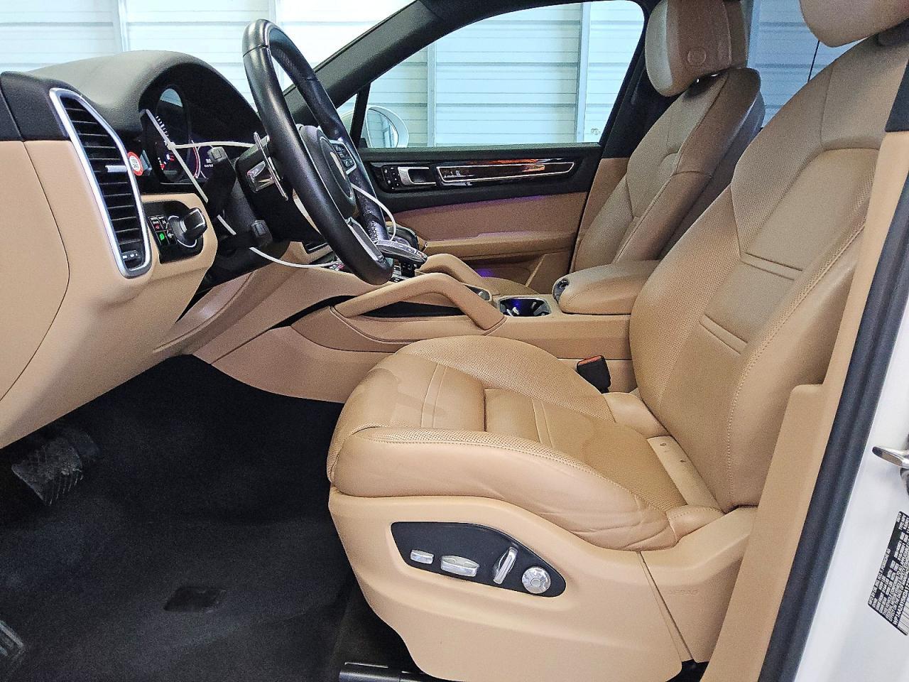 2019 PORSCHE CAYENNE