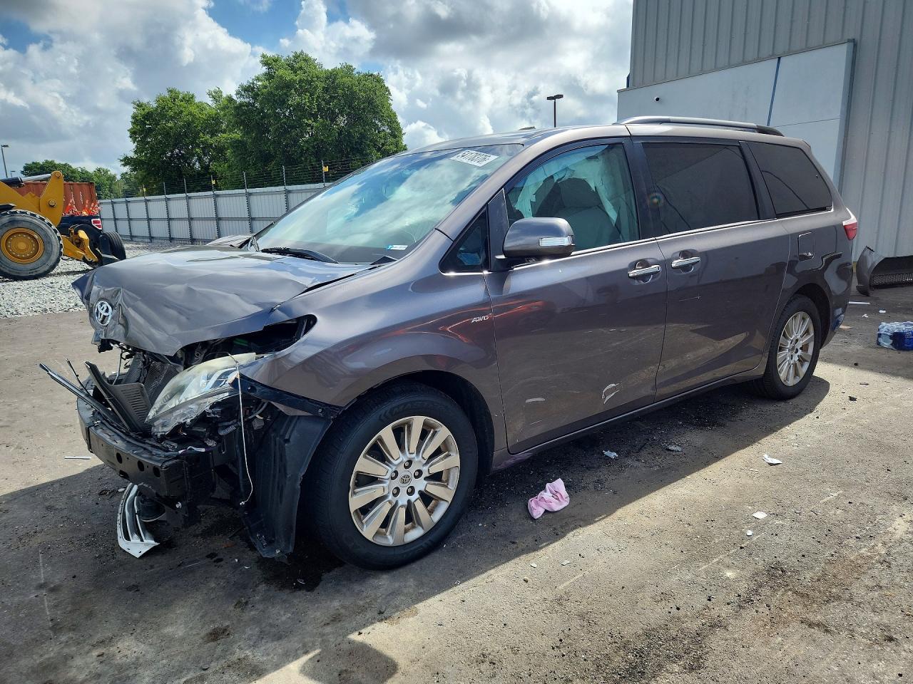 2016 TOYOTA SIENNA
