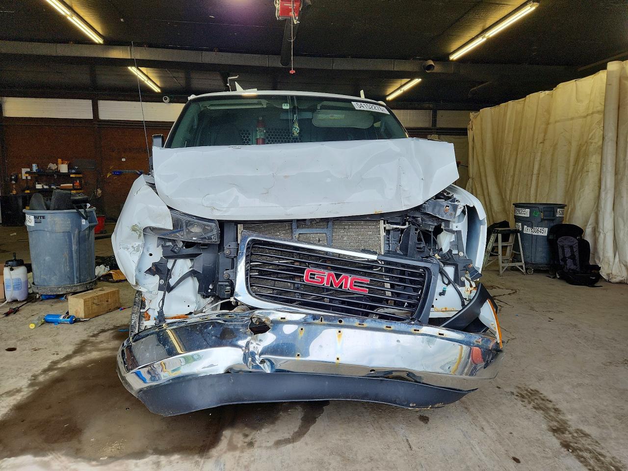 2016 GMC Savana