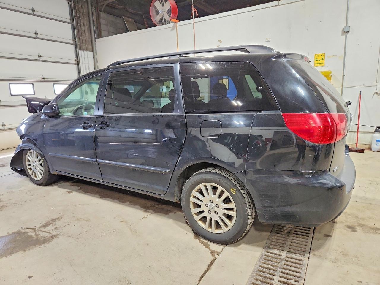 2008 TOYOTA SIENNA