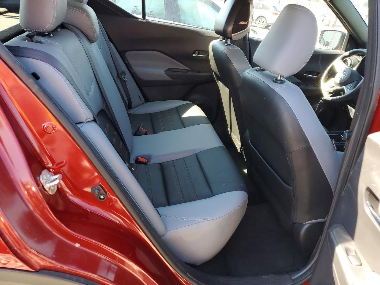 2021 NISSAN KICKS