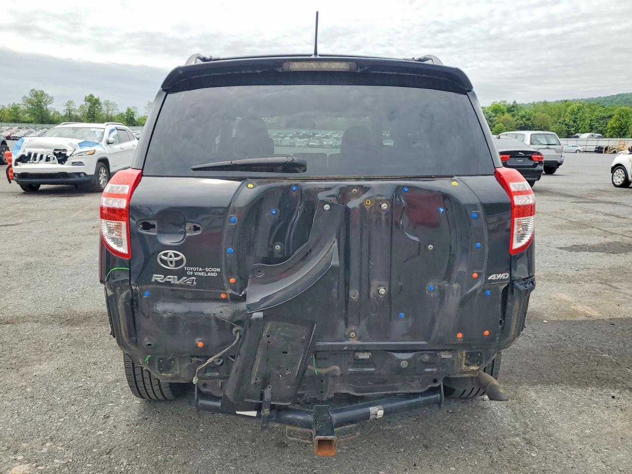 2011 TOYOTA RAV4