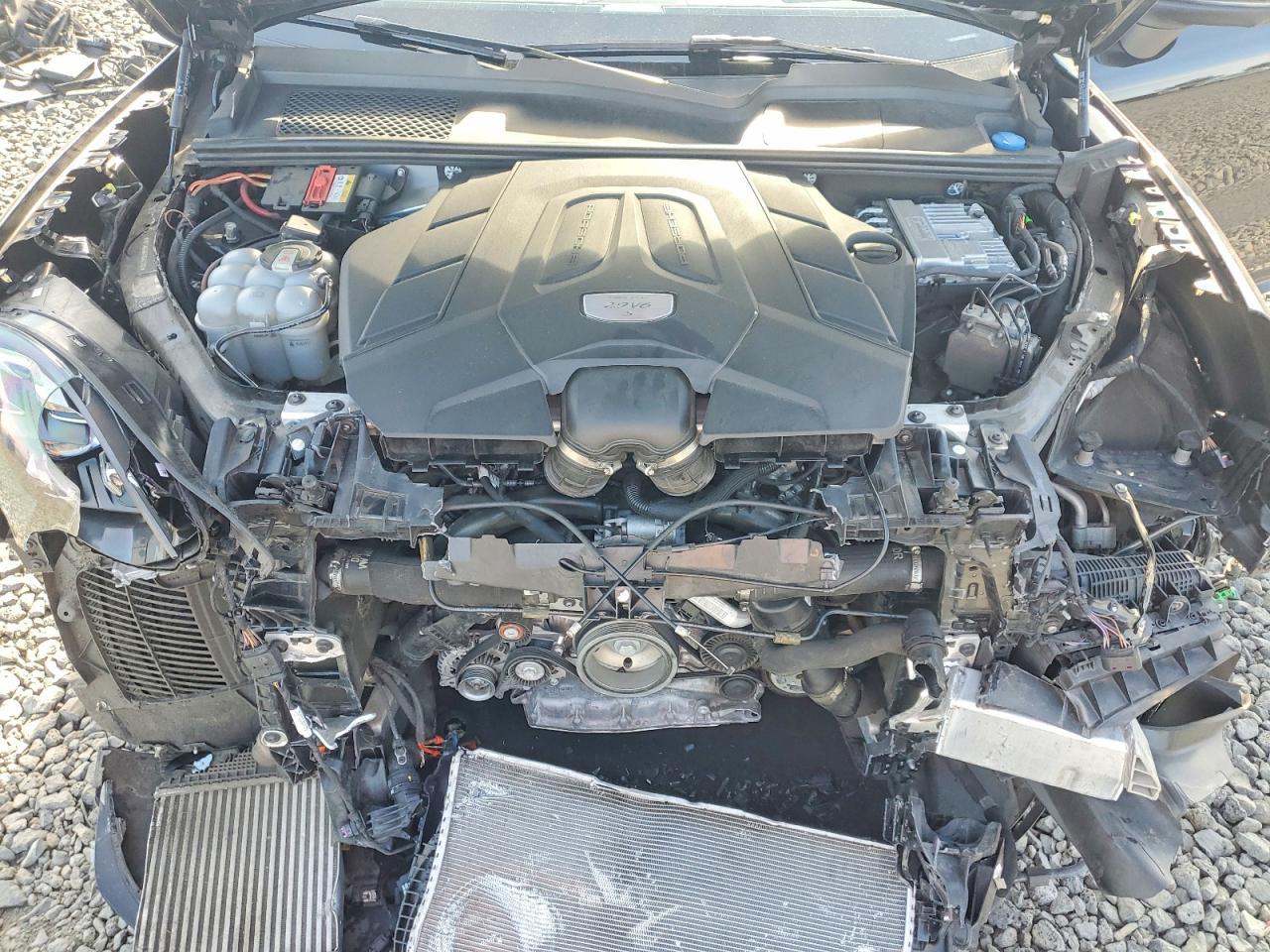 2022 PORSCHE CAYENNE