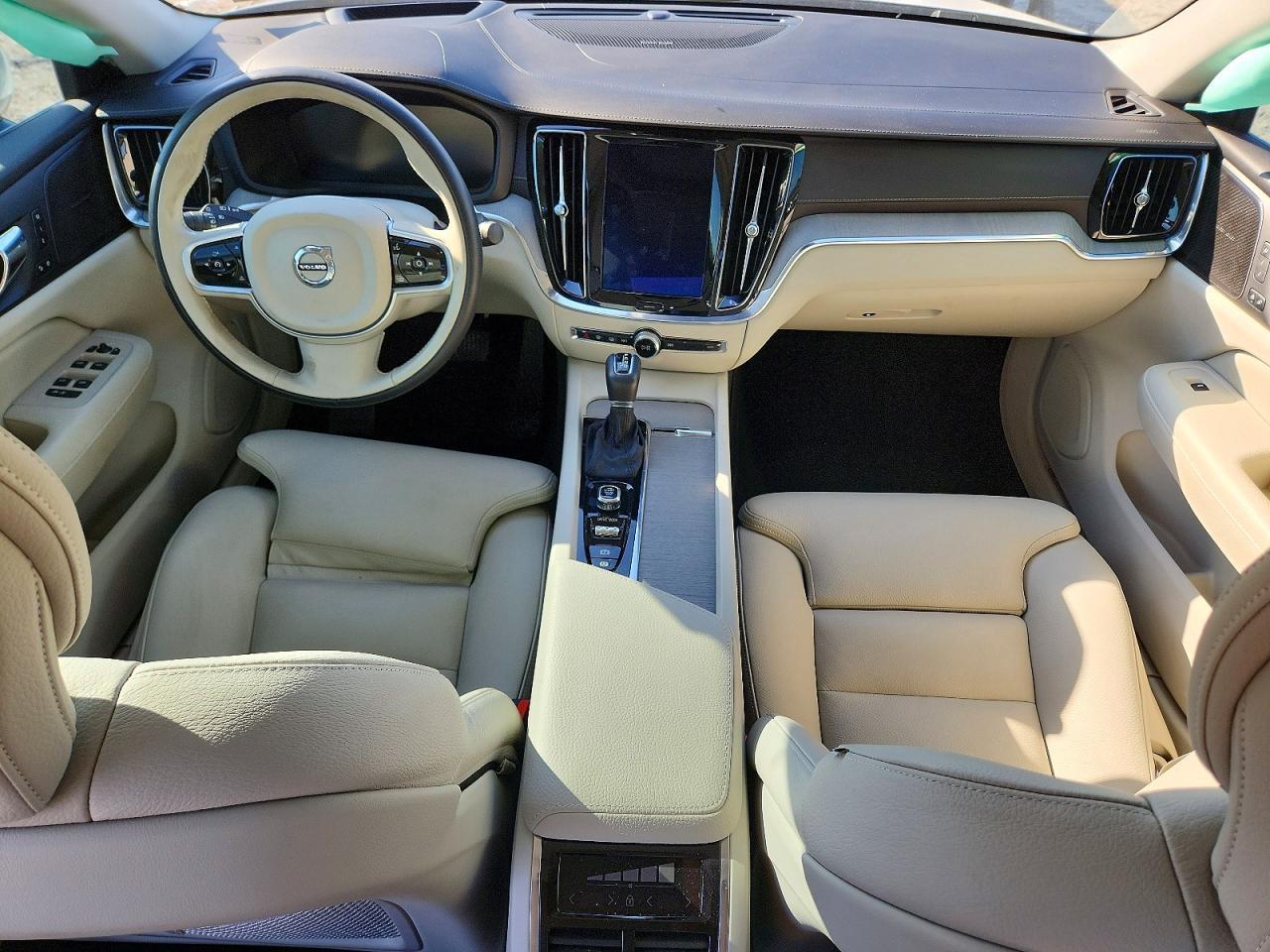 2020 VOLVO S60