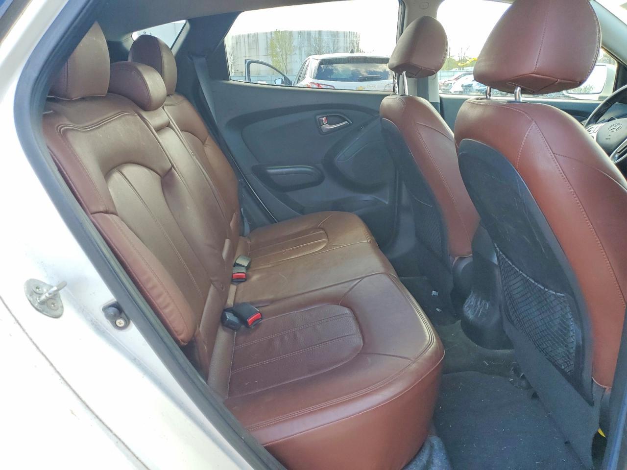2010 HYUNDAI TUCSON