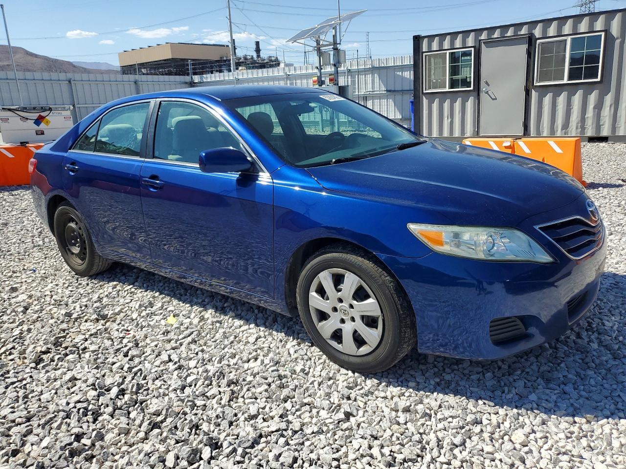 2011 TOYOTA CAMRY