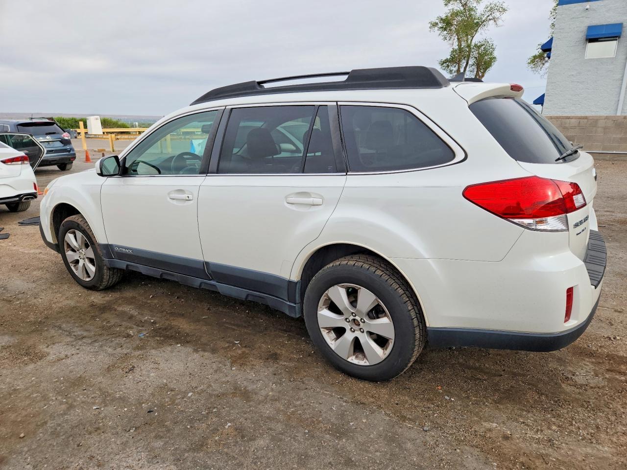 2014 SUBARU Outback