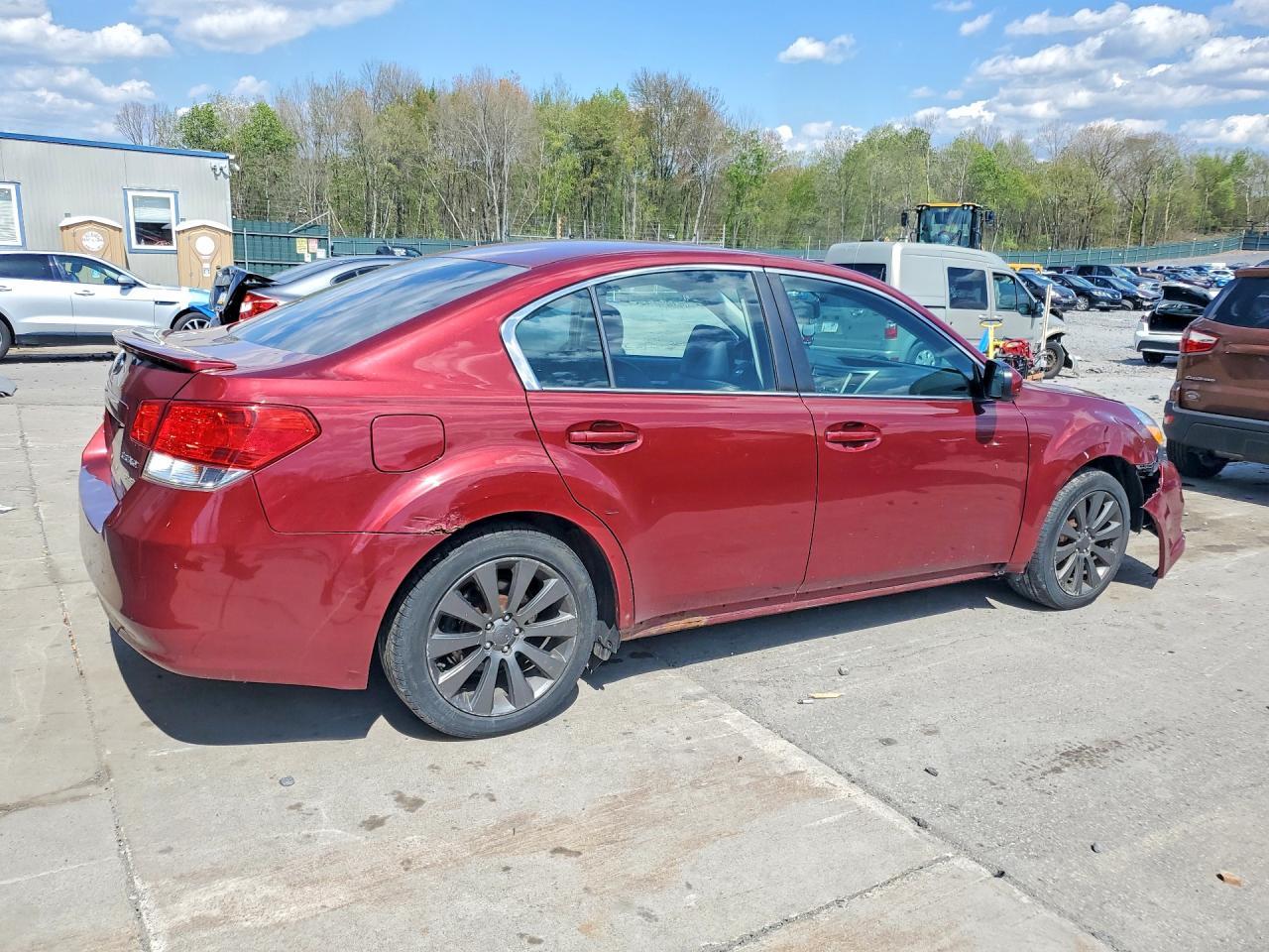 2010 SUBARU Legacy