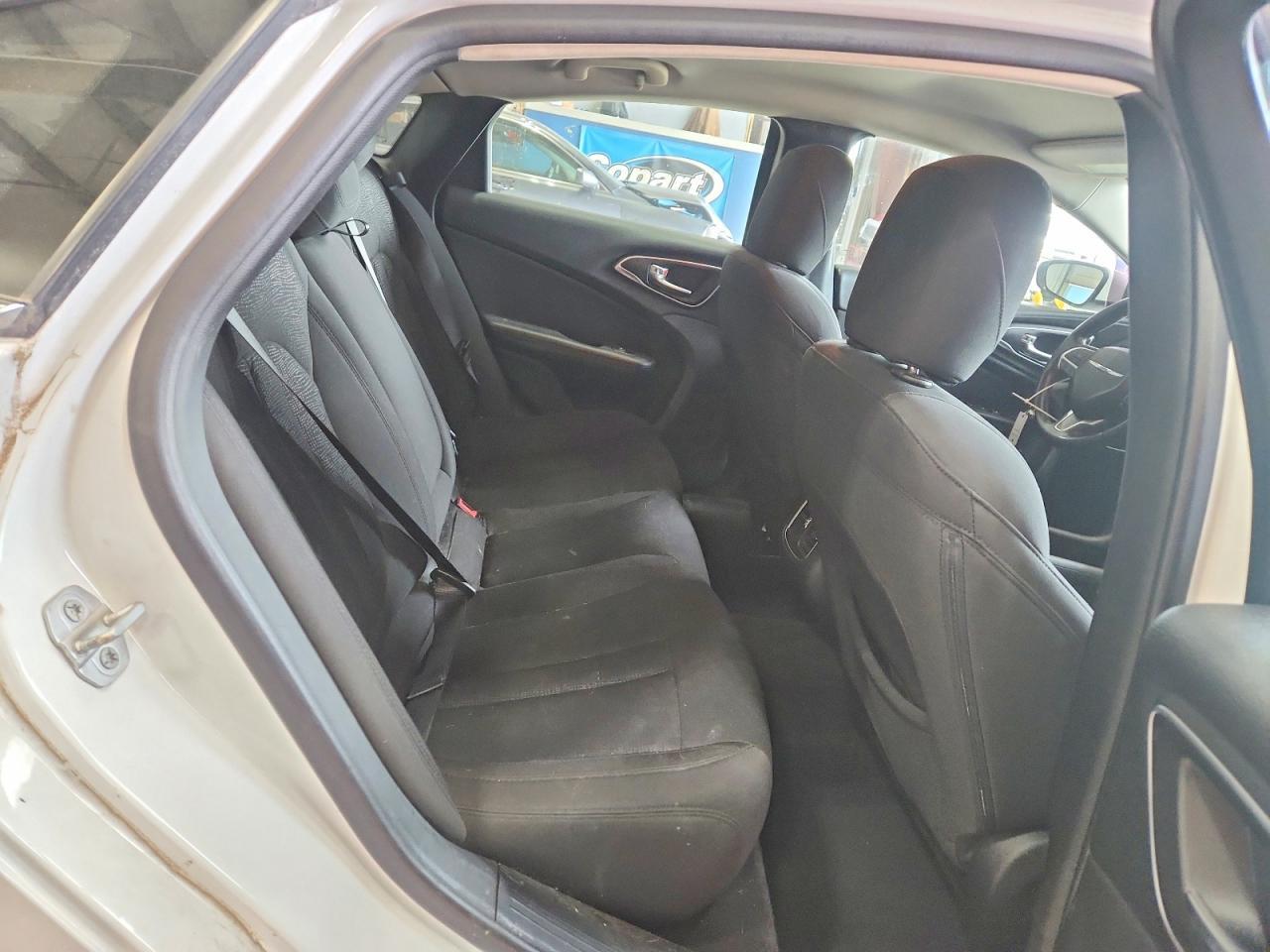 2015 CHRYSLER 200