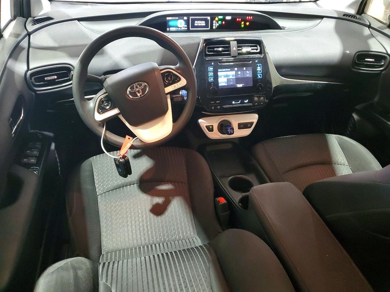 2017 TOYOTA PRIUS