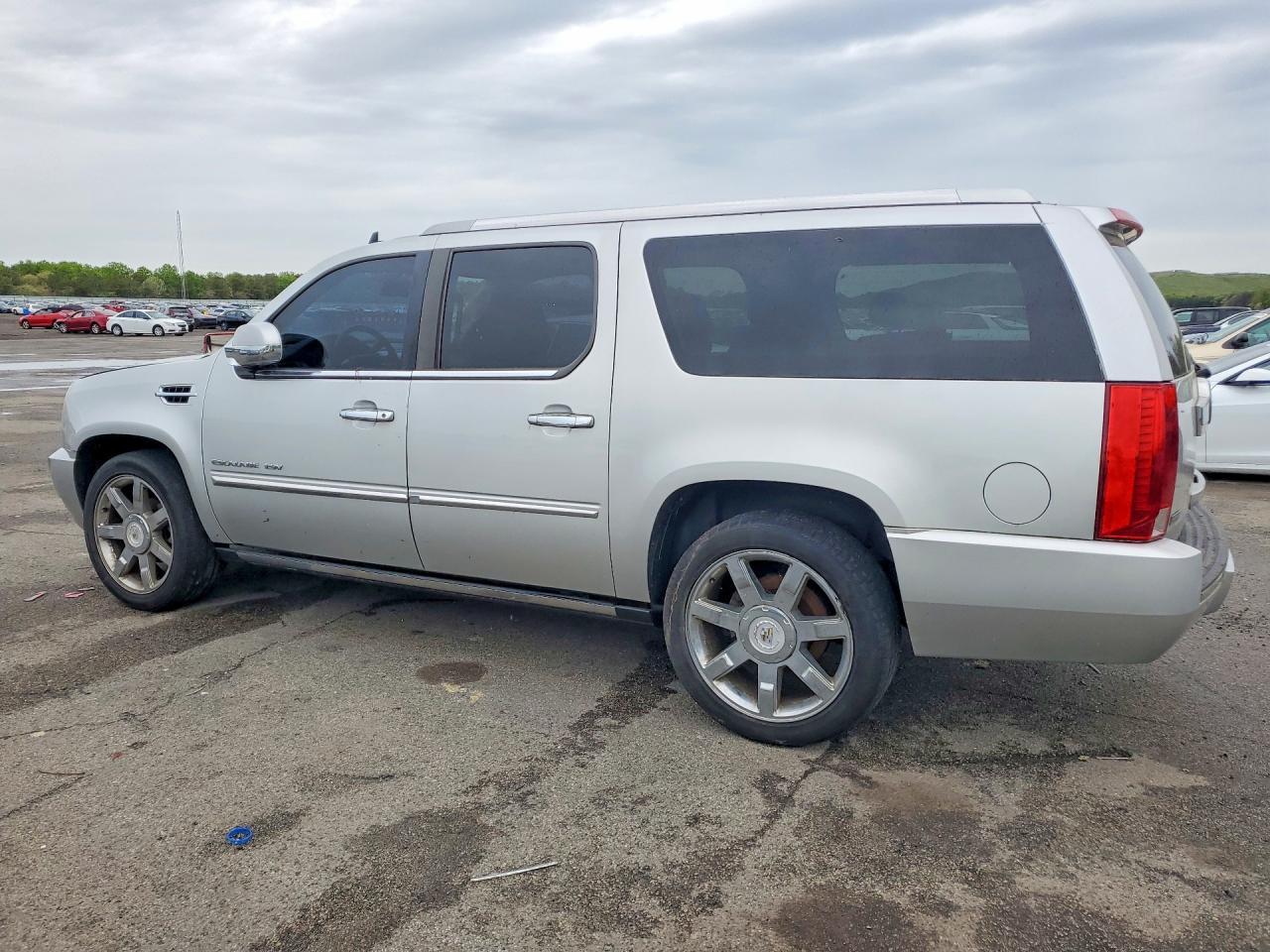 2010 CADILLAC Escalade ESV