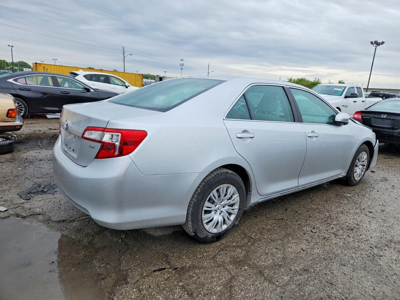 2013 TOYOTA CAMRY