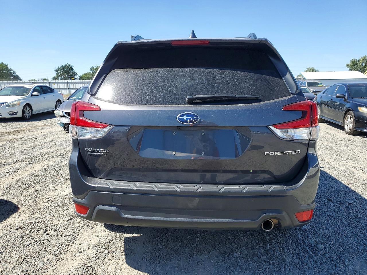2021 SUBARU FORESTER