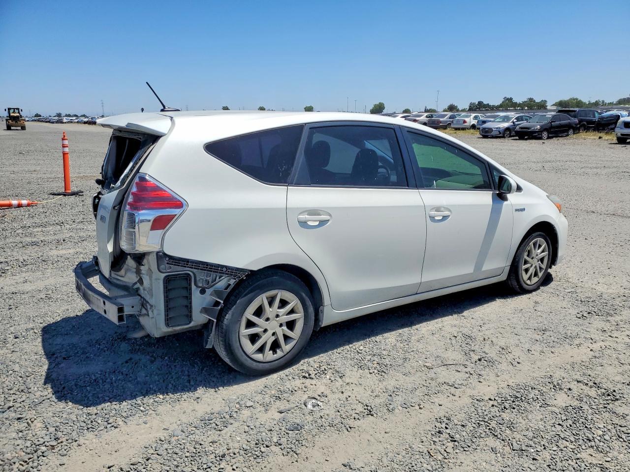 2016 TOYOTA PRIUS V