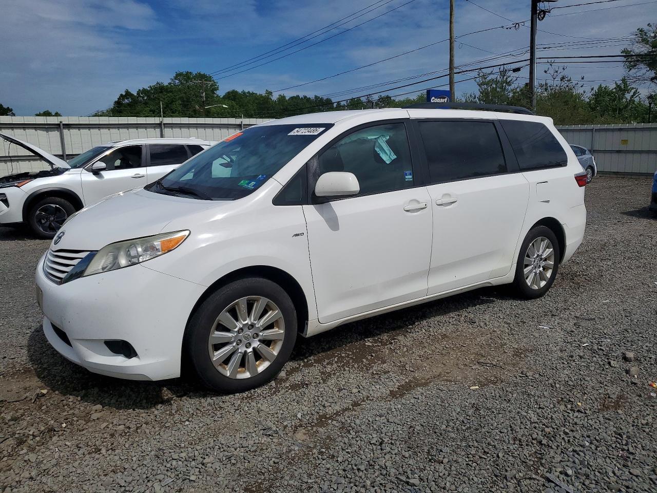 2016 TOYOTA SIENNA