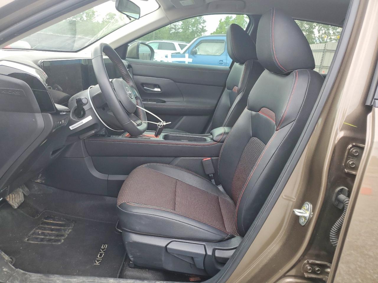 2025 NISSAN KICKS