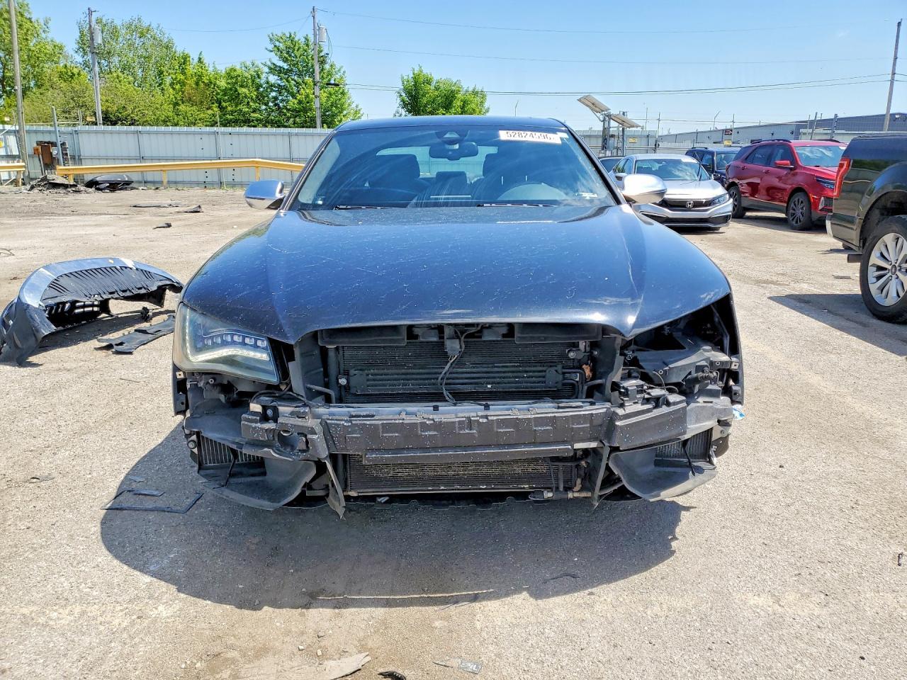2013 AUDI S8