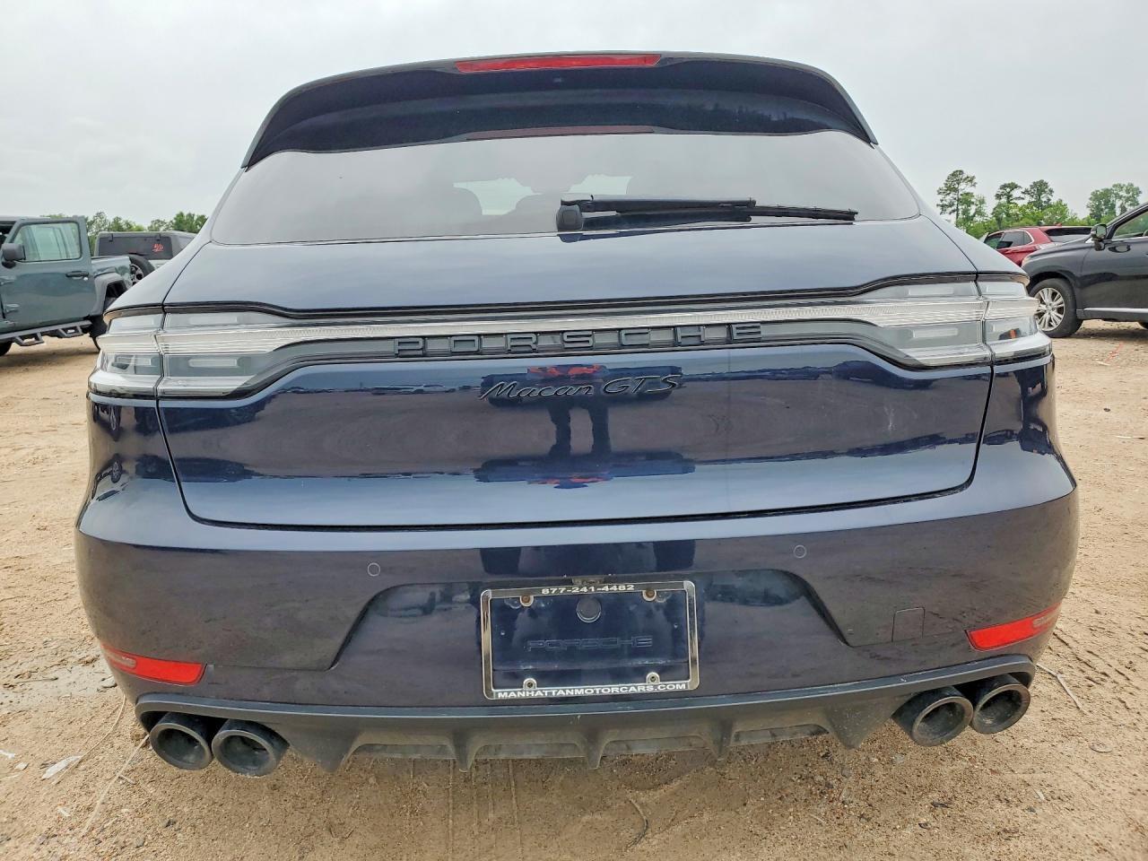 2021 PORSCHE Macan