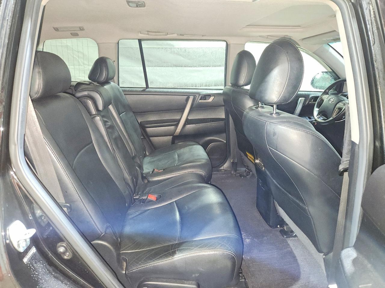 2010 TOYOTA HIGHLANDER