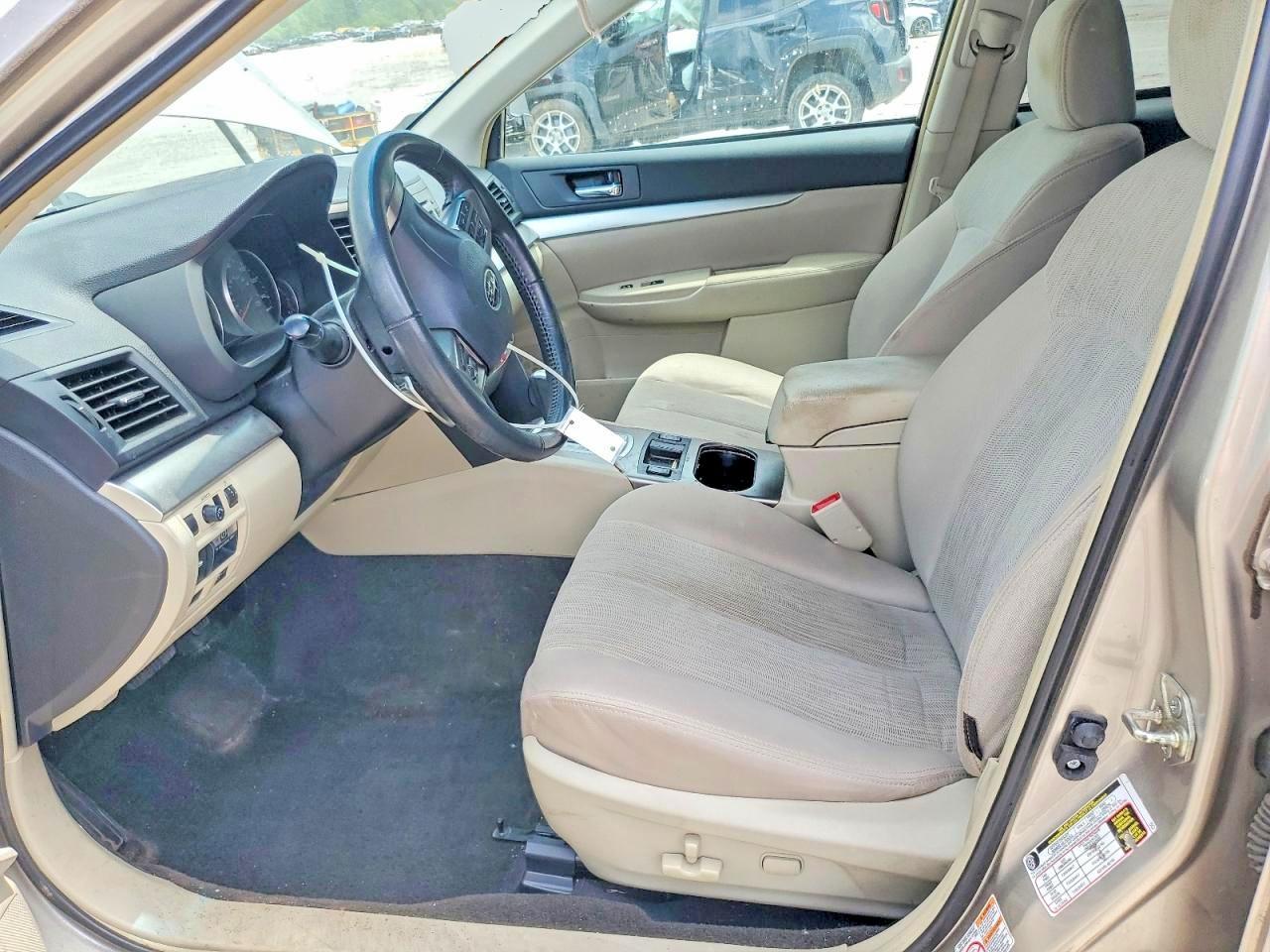2014 SUBARU Outback