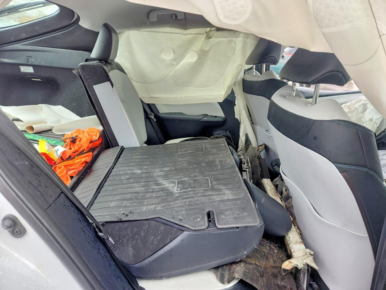 2022 TOYOTA PRIUS