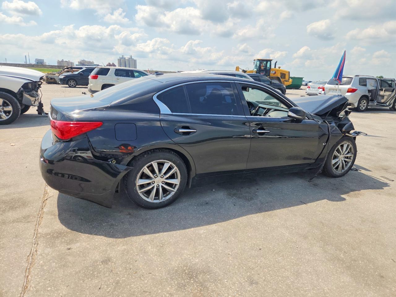 2015 INFINITI Q50
