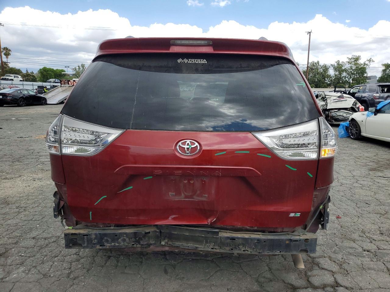2013 TOYOTA SIENNA