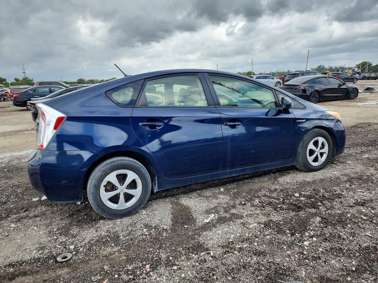 2012 TOYOTA PRIUS