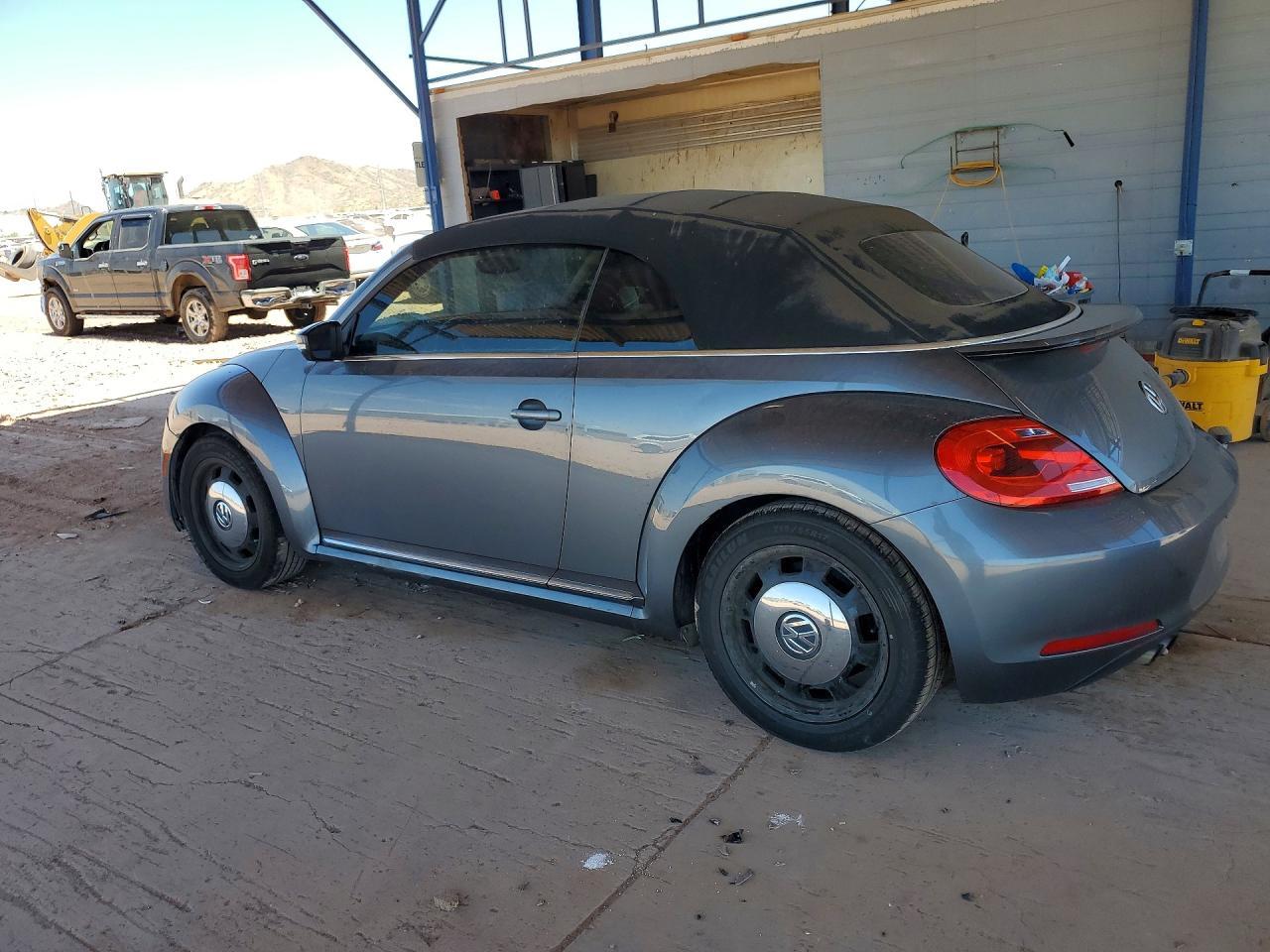 2015 VOLKSWAGEN Beetle