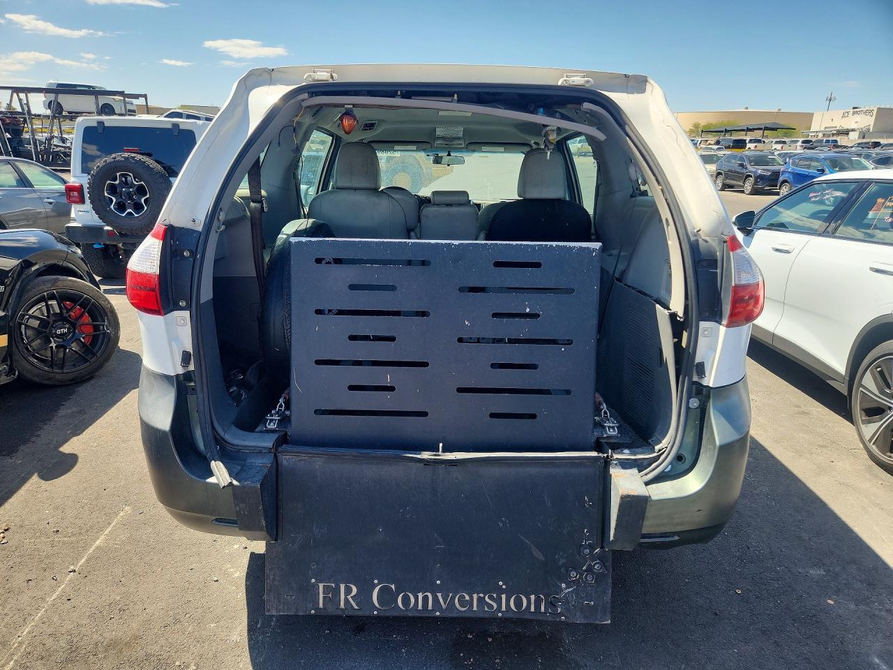 2015 TOYOTA SIENNA