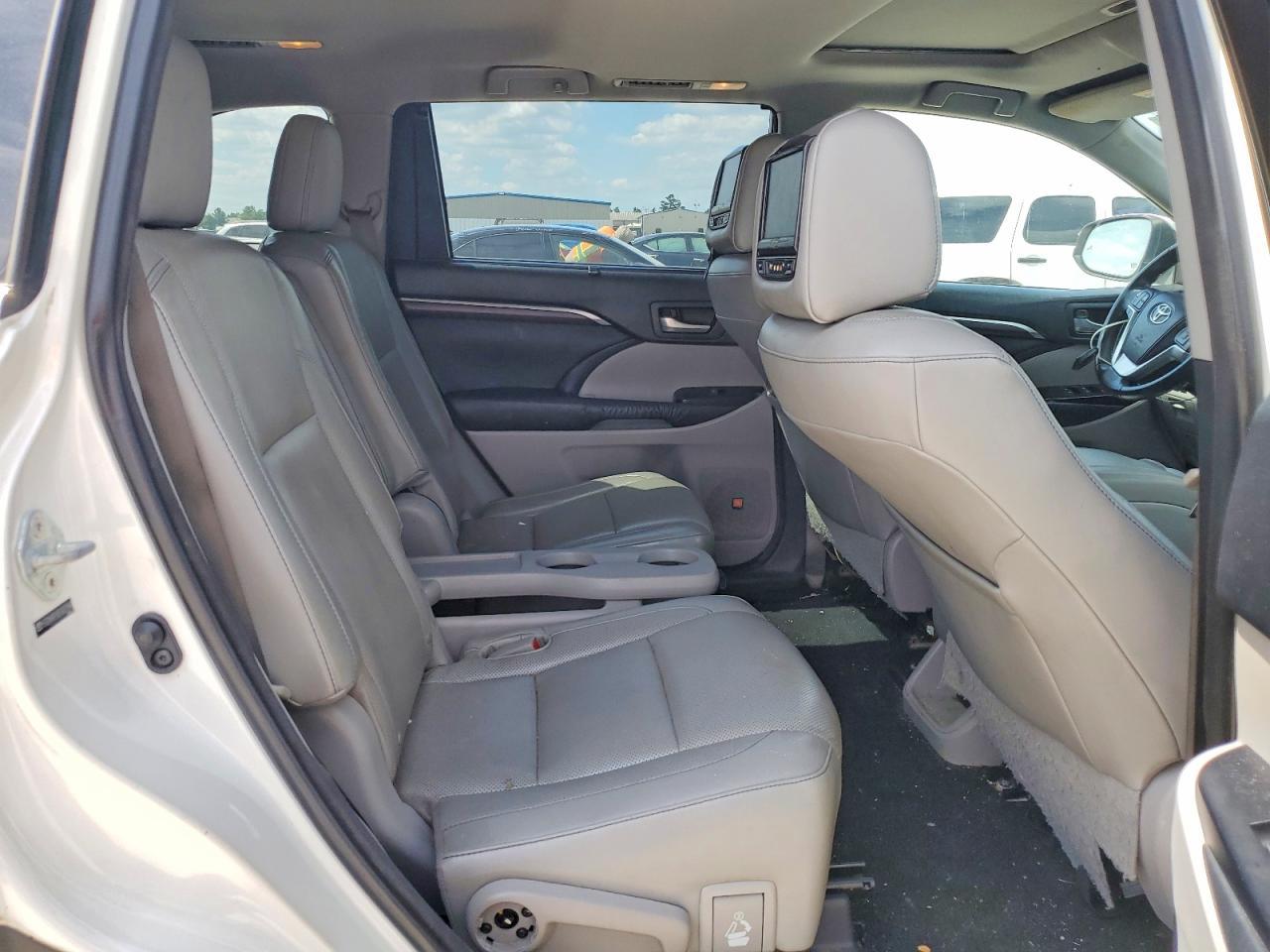 2014 TOYOTA HIGHLANDER