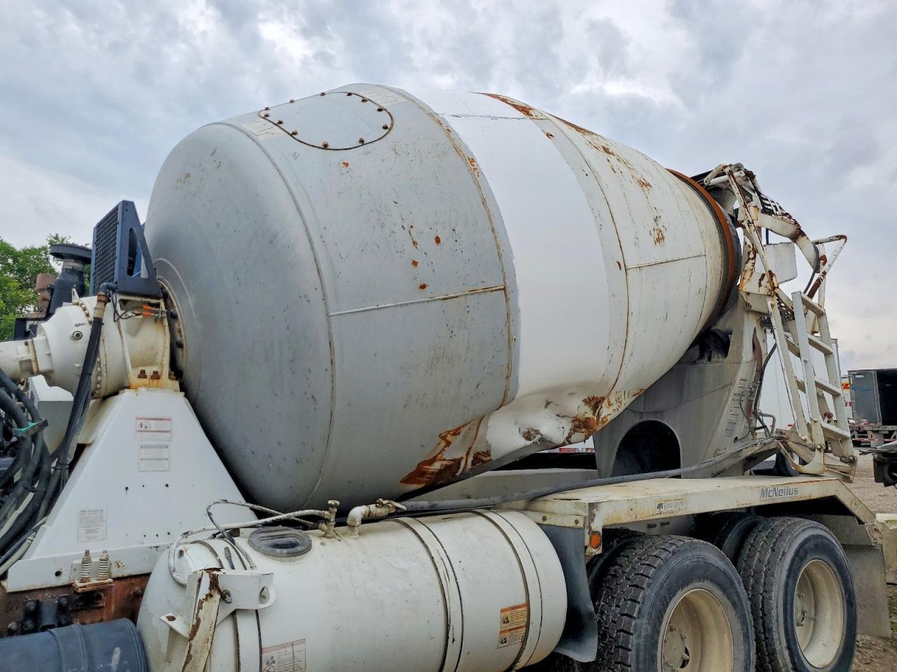 2009 MACK Gu800