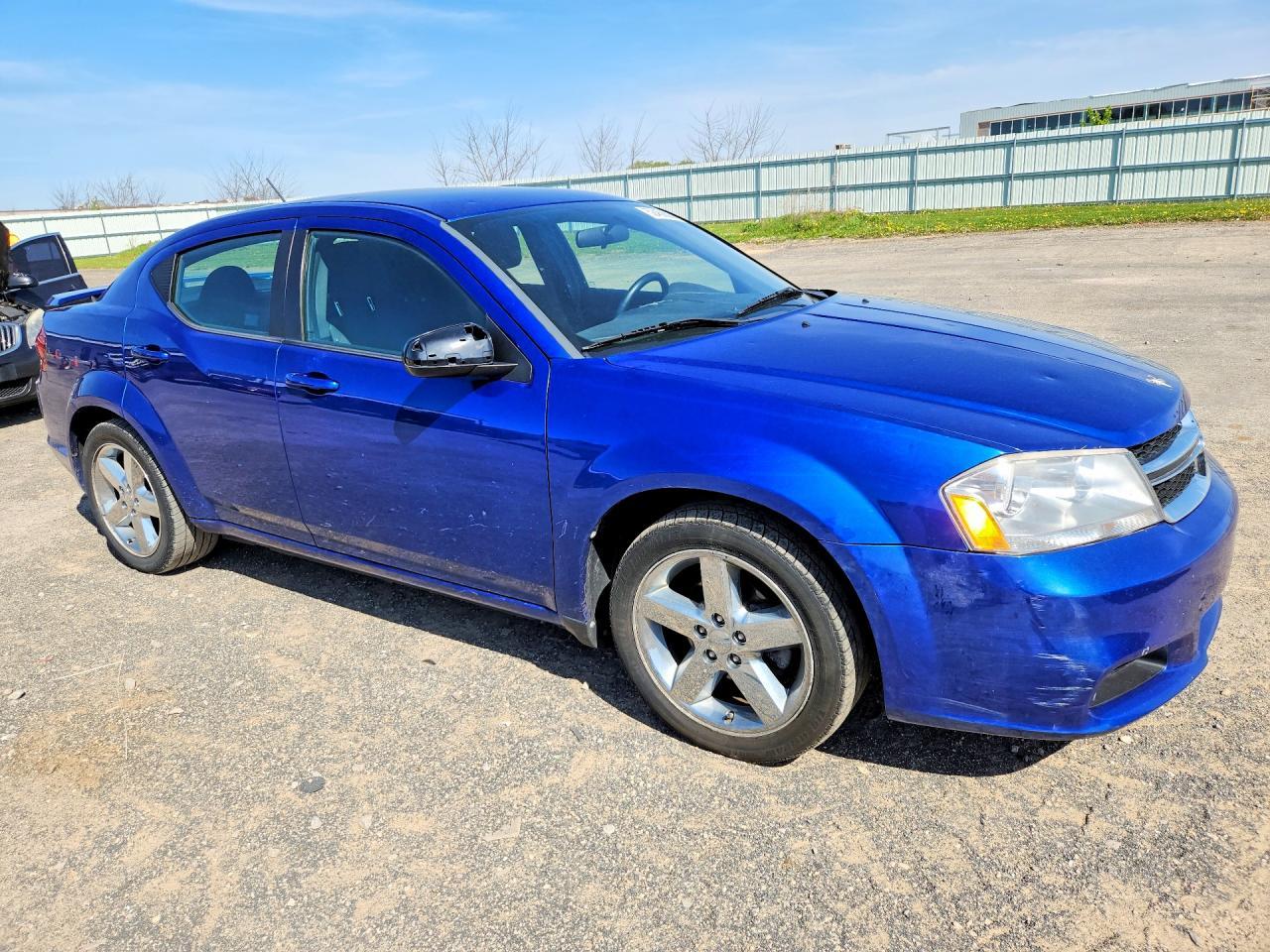 2013 DODGE Avenger