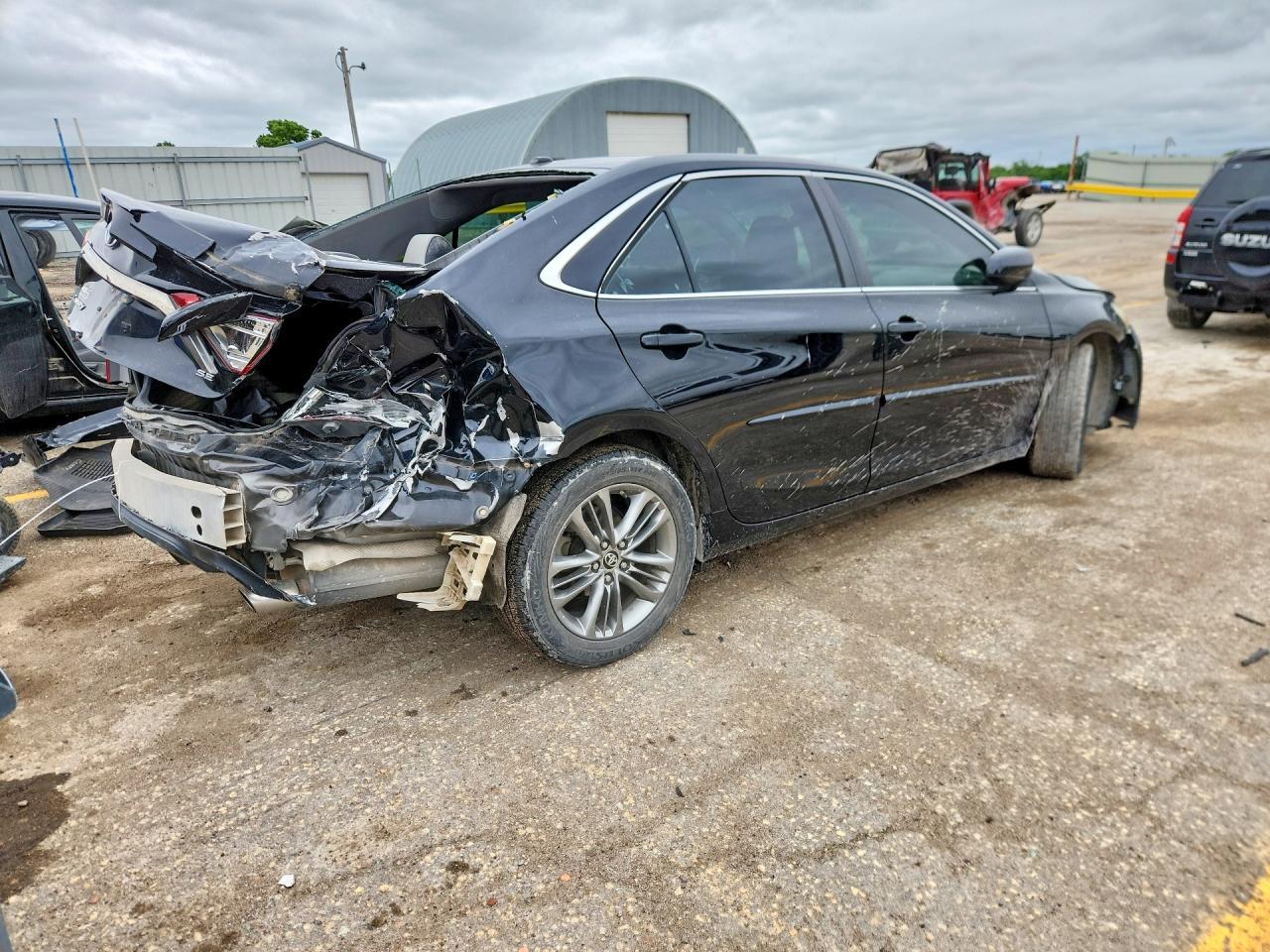 2016 TOYOTA CAMRY
