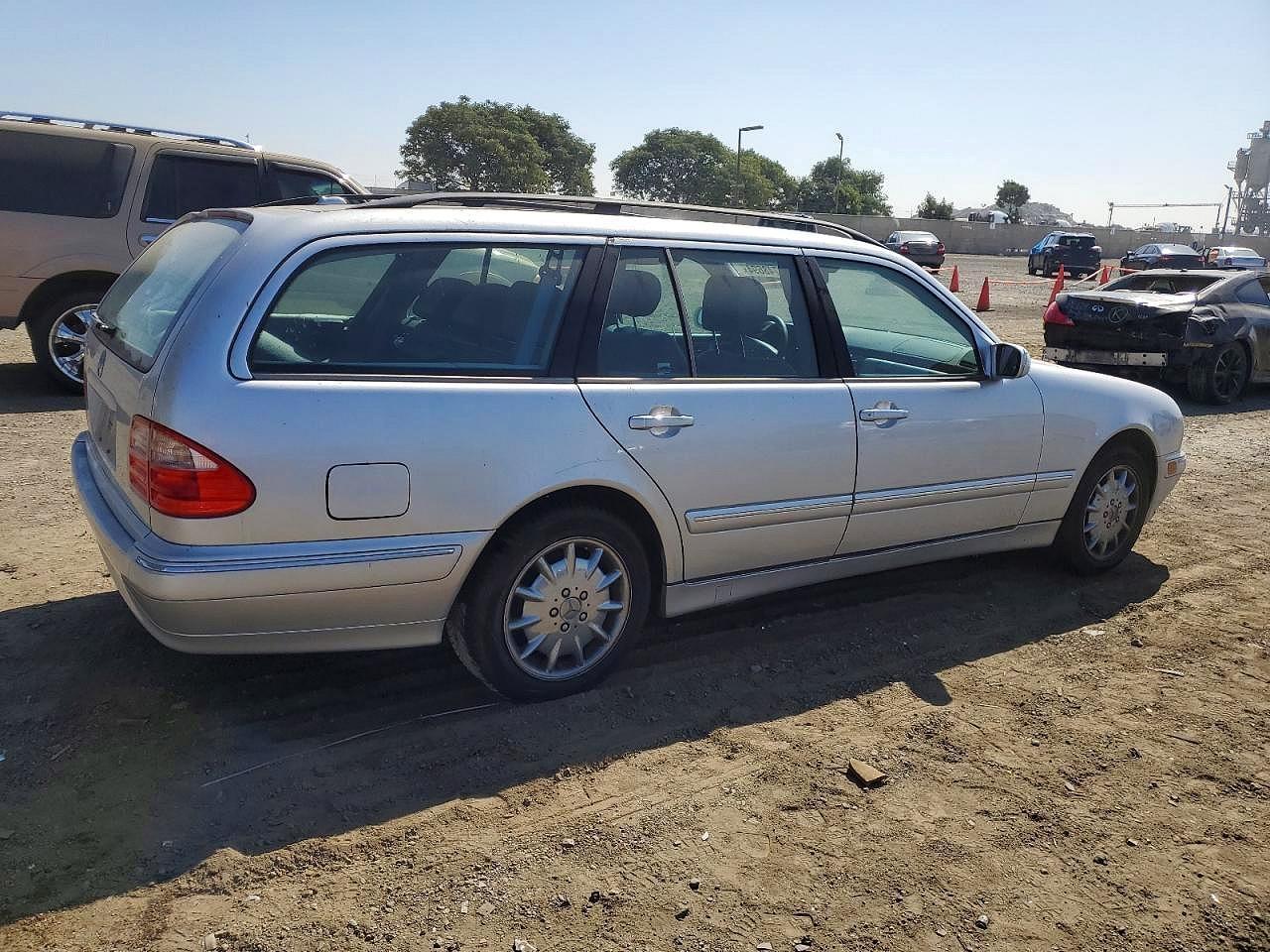 2001 MERCEDES-BENZ E-Class