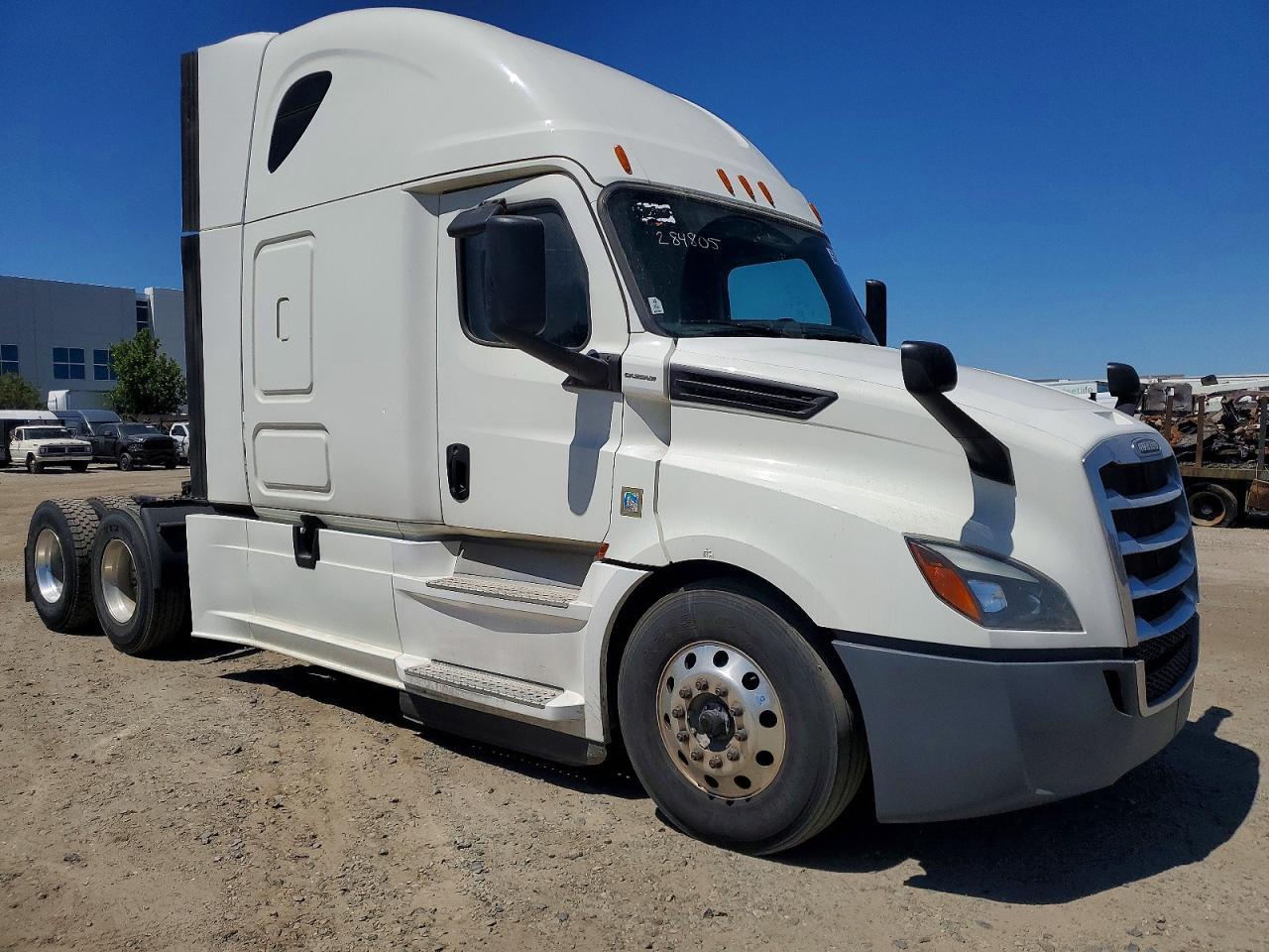 2020 FREIGHTLINER CASCADIA 126
