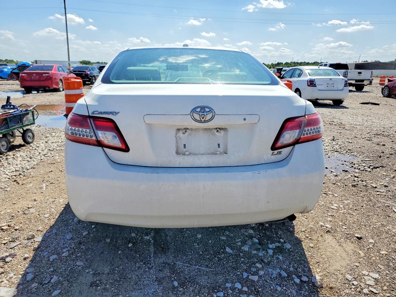 2011 TOYOTA CAMRY